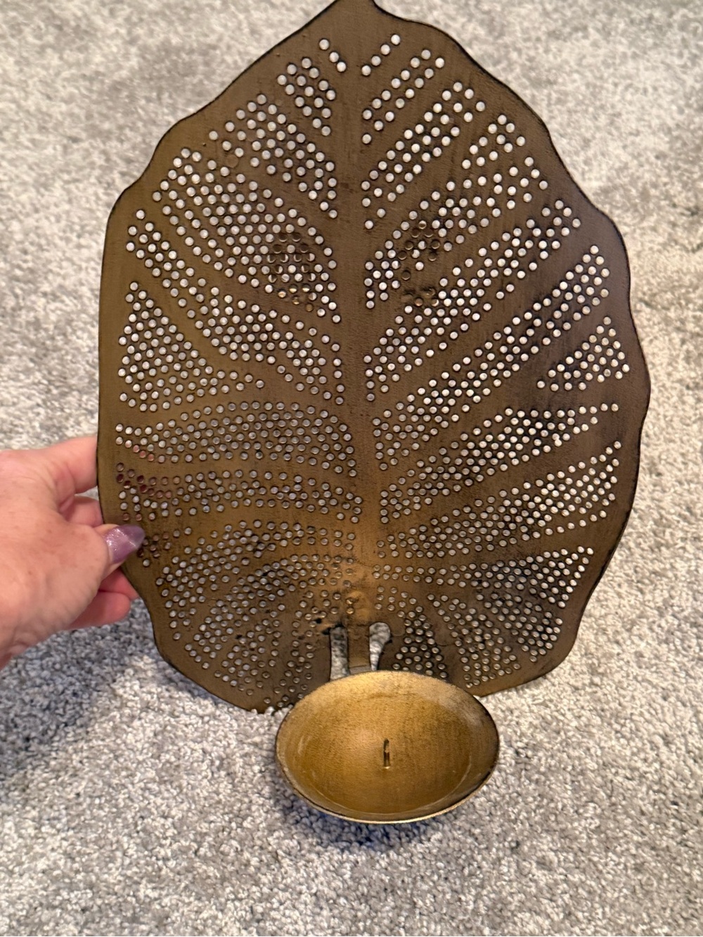 Metal Leaf Wall Candle Holder in Gold
